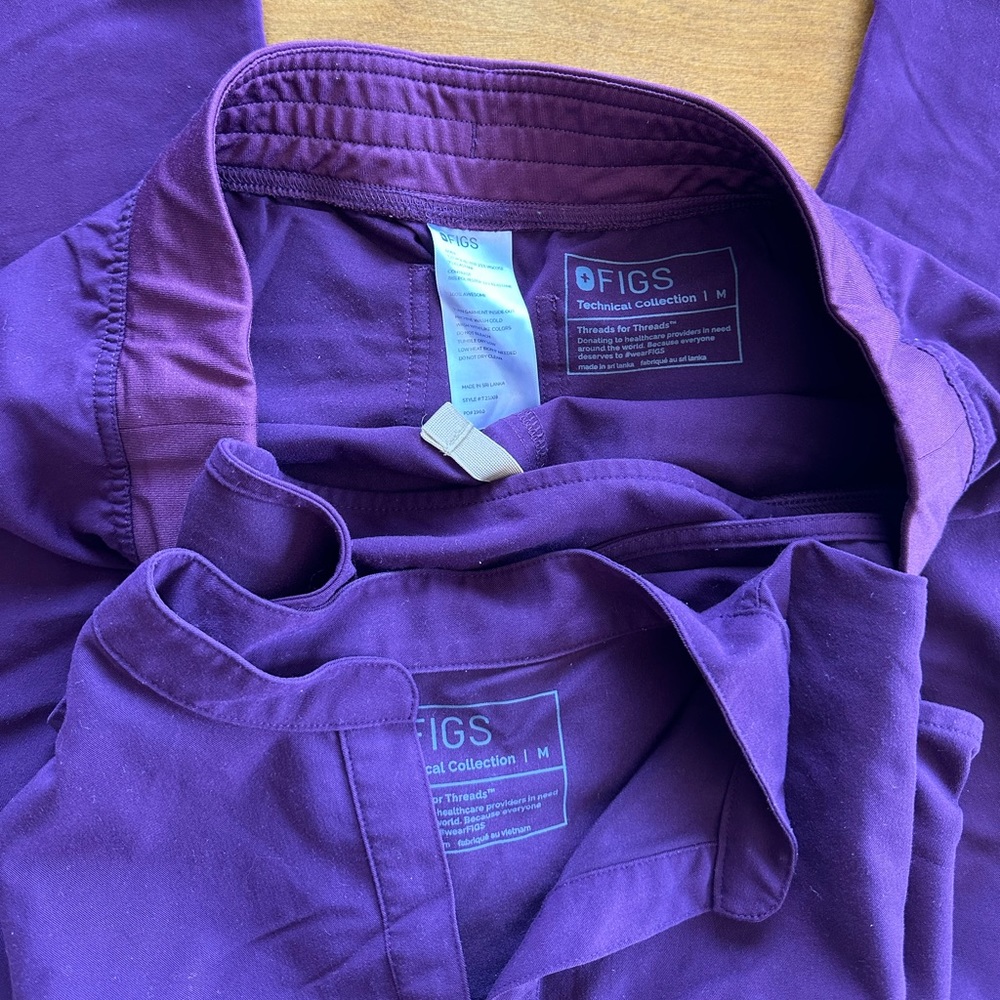 Figs purple medium scrub set